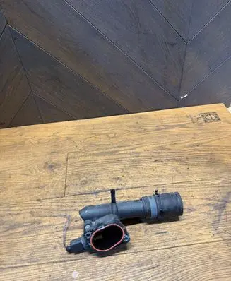 Engine coolant pipe/hose