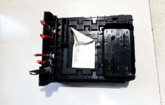 Volkswagen Touran I Fuse box set 1k0937820b 1t2937535j