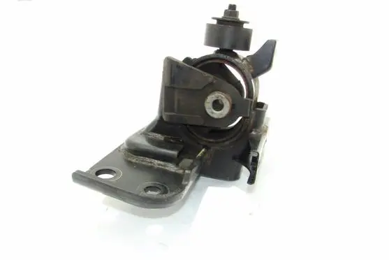 Toyota RAV 4 (XA30) Engine mount bracket