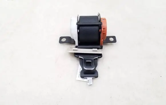 Infiniti FX Rear seatbelt