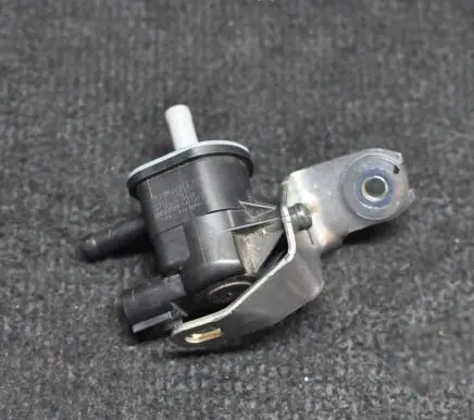 Toyota Verso-S Turbo solenoid valve 90910TC001 HV1362007010