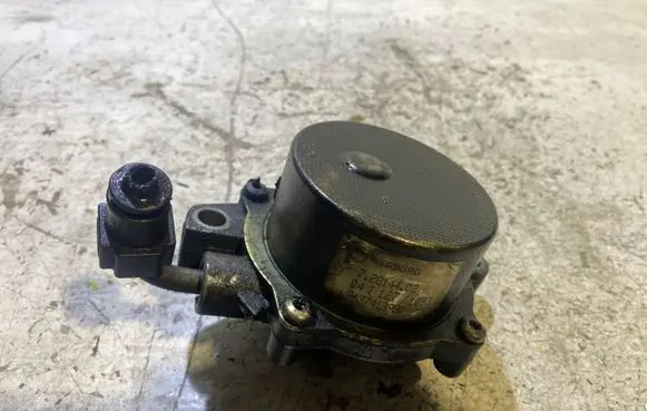 Ford Fiesta Vacuum pump 72814402 04T1271083 9637413980
