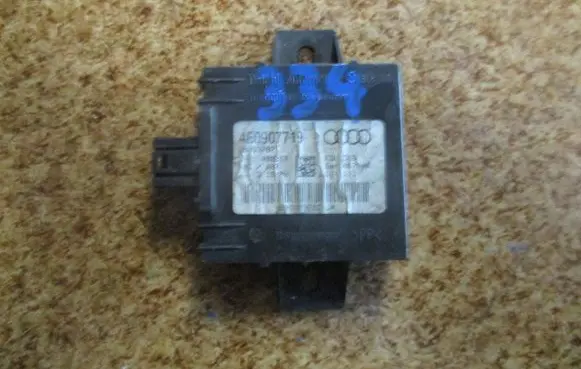 Audi A8 S8 D3 4E Alarm control unit/module 4E0907719