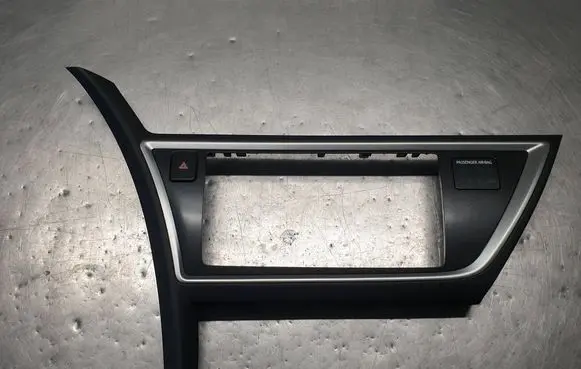 Radio/GPS head unit trim