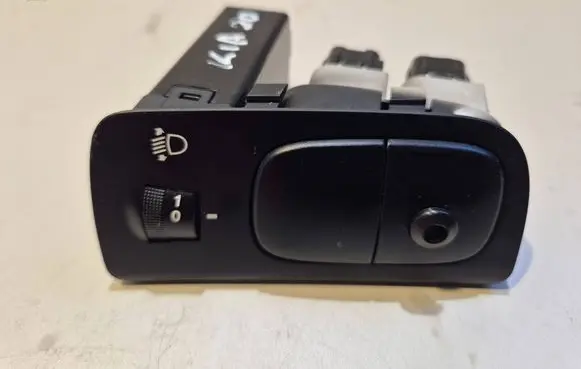 KIA Sportage Headlight level height control switch 751U00080 211000245