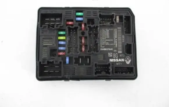 Renault Clio V BSM Control unit 284B61704R 8GMT2 5AMJ15F14