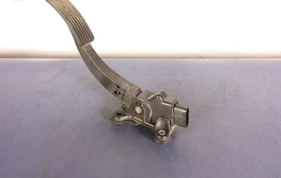 Citroen C-Crosser Accelerator throttle pedal MN101544
