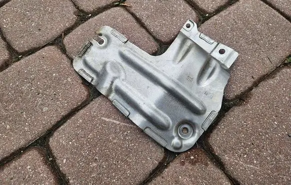 Volkswagen Golf VII Exhaust heat shield 06K129598J