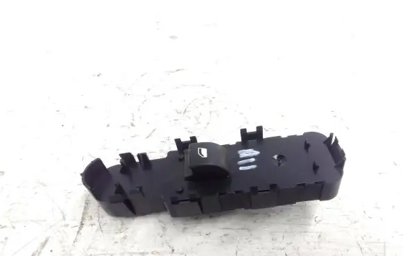 Peugeot 308 SW Electric window control switch 96565184XT