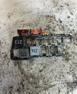 Volkswagen PASSAT B5 Fuse box set 8A0937530