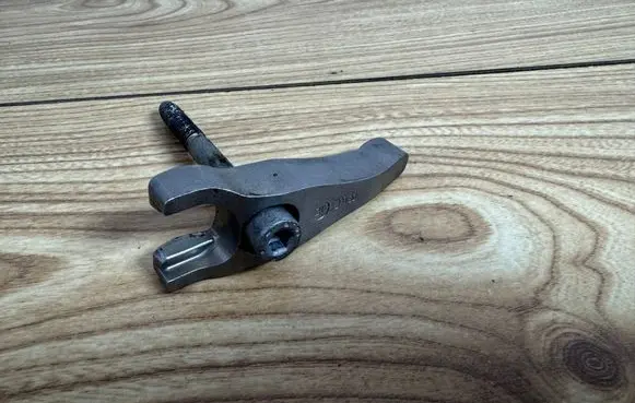 Ford S-MAX Fuel Injector clamp holder 