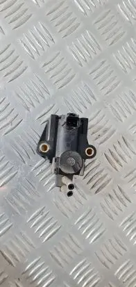 Mitsubishi L200 Valve vacuum 