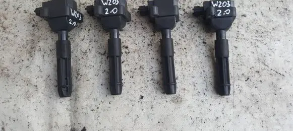 Mercedes-Benz C W203 High voltage ignition coil 0040100039 A0001501780