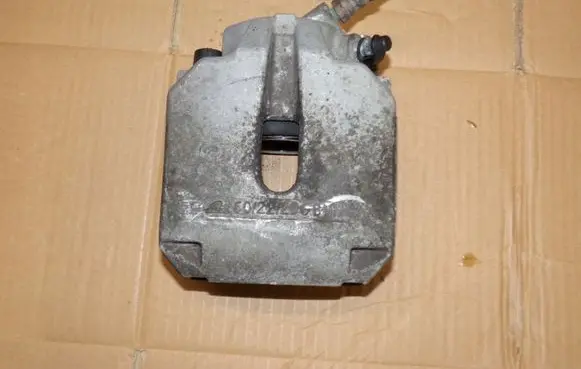 BMW 5 E39 Front brake caliper