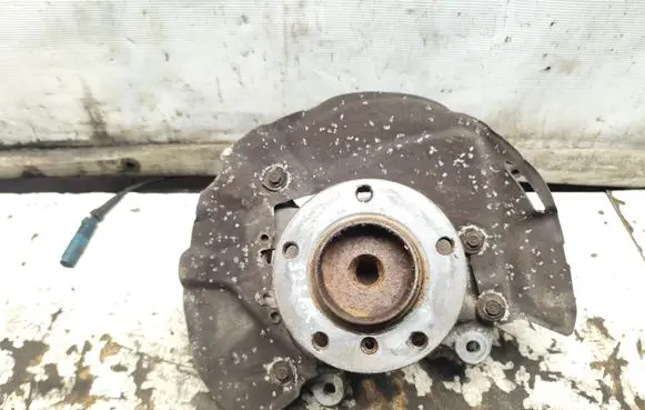 BMW 5 E60 E61 Front wheel hub 6760953L