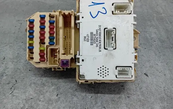 Suzuki Swift I Other control units/modules 36770-62JC0
