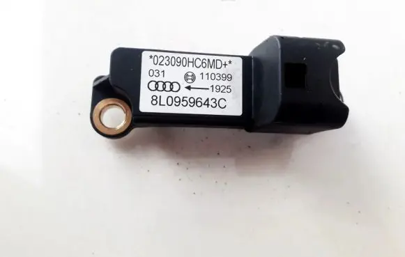 Audi A3 S3 8L Airbag deployment crash/impact sensor 8L0959643C 110399