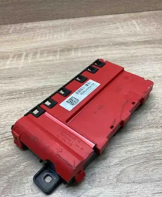 BMW 5 G30 G31 G38 Battery relay fuse 9353742 935374202