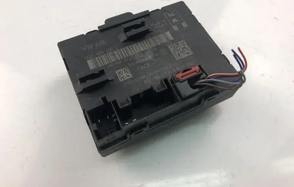Volkswagen Golf VII Other control units/modules 5Q0959595E
