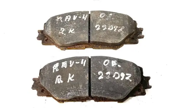 Toyota RAV 4 (XA30) Brake pads (front) 90R02A0889 18817 D2268