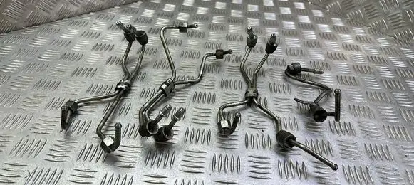 Volvo XC60 Fuel injector supply line/pipe 
