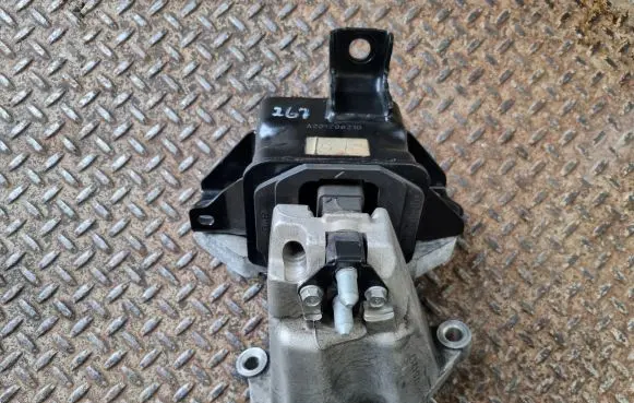 KIA Sportage Engine mount bracket 21834D9100