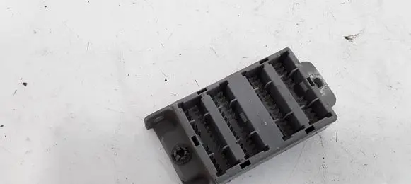 KIA Sorento Fuse module 913203E810