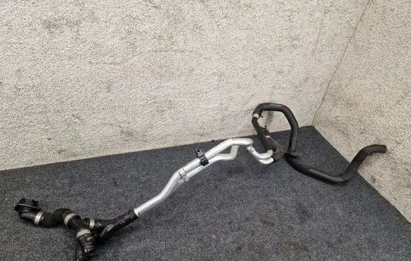Mercedes-Benz C W205 Engine coolant pipe/hose A2055061435 A2055061860