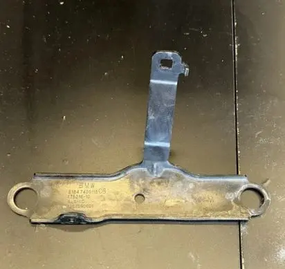 BMW X4M F98 Radiator mount bracket 7400115 51647400115