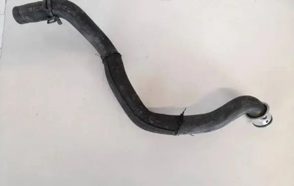 Mercedes-Benz C AMG W204 Engine coolant pipe/hose a204501