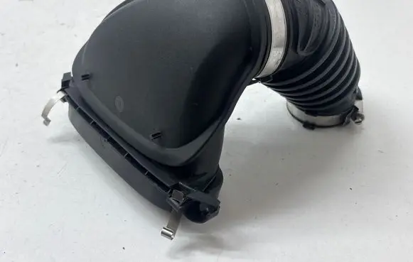 Porsche Cayenne (9Y0 9Y3) Air intake duct part 06M129684G