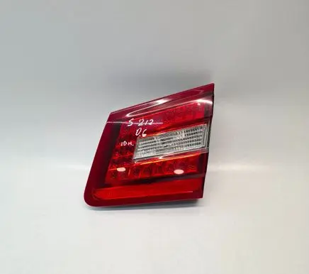 Mercedes-Benz E W212 Tailgate rear/tail lights A2128201064