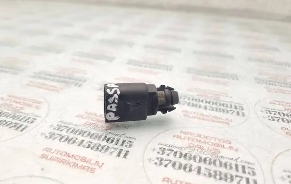 Volkswagen PASSAT B7 Outside/exterior temperature sensor 8Z0820535