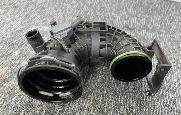 Seat Leon IV Air intake hose/pipe 04E145641D 02366