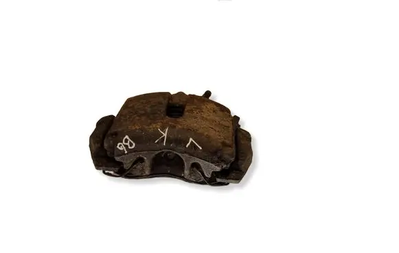 Volkswagen PASSAT B6 Front brake caliper 