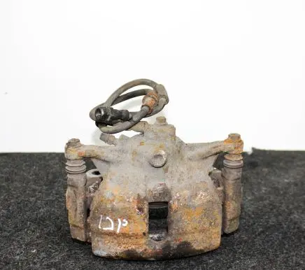 Volkswagen PASSAT B8 Front brake caliper