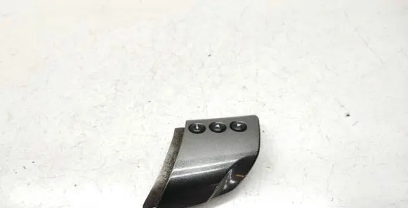 Steering wheel buttons/switches