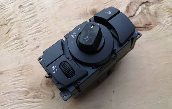 BMW 5 E60 E61 Light switch 6953702