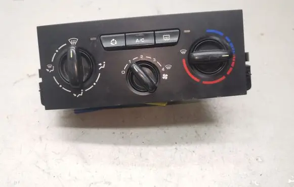 Peugeot 207 Climate control unit N102080F