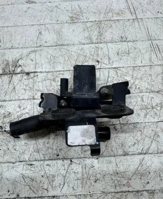 Volkswagen PASSAT B8 Electromagnetic valve 1T0820036D