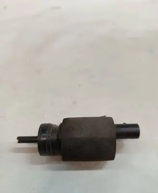 BMW 5 E39 Windscreen/windshield washer pump 8362154