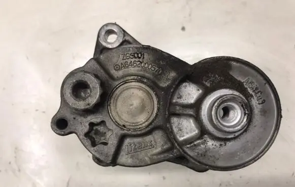Mercedes-Benz E W210 Alternator belt tensioner A6462000570