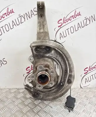 BMW 5 G60 G61 Front wheel hub 6898328 689832801 102243
