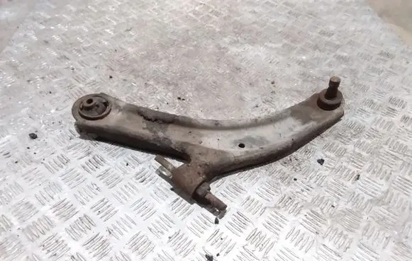 Nissan Qashqai+2 Front lower control arm/wishbone