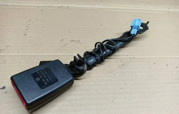 Seat Alhambra (Mk2) Front seatbelt buckle 5N0857755E 34026034
