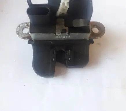Seat Altea XL Tailgate/trunk/boot lock/catch/latch 5P8827505B