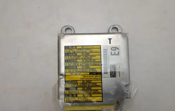 Toyota Prius (XW20) Airbag control unit/module 8917047390