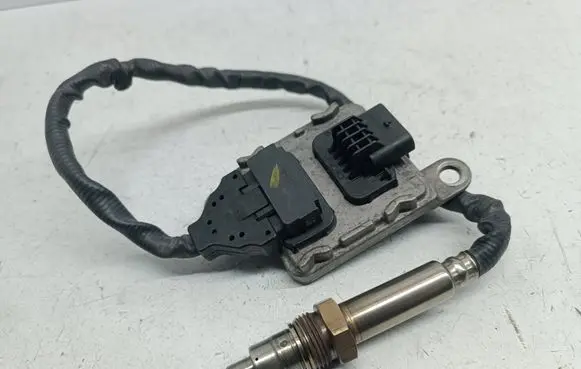 Mercedes-Benz E W213 Lambda probe sensor A0009054704 0009054704