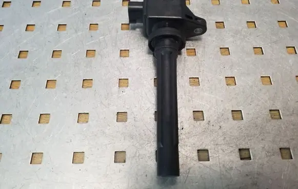 Suzuki Grand Vitara II High voltage ignition coil 3340065J0 H6T11371