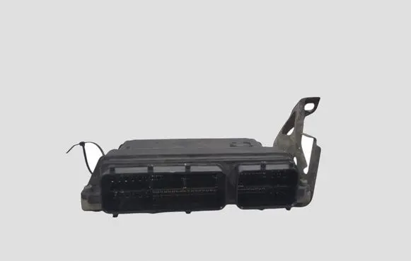 Toyota Avensis T270 Engine control unit/module 8966105D52 2759001931